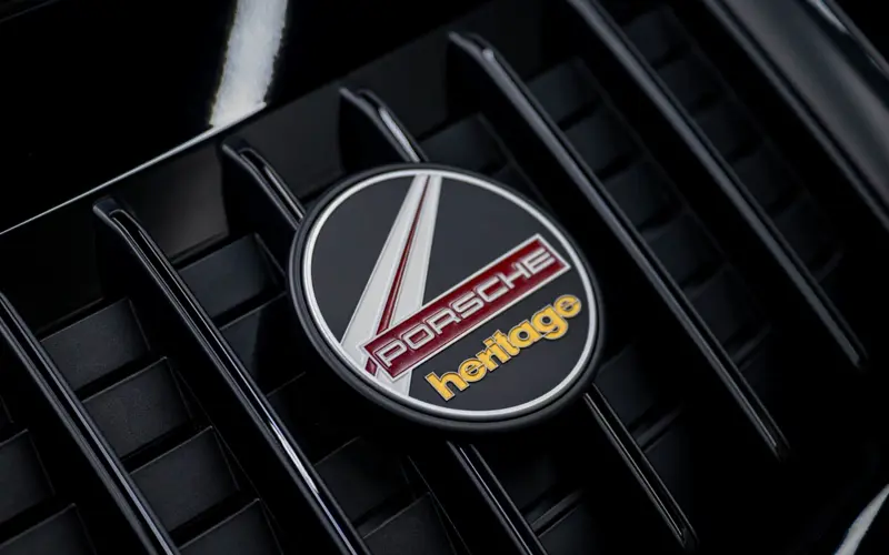 Porsche 911 Targa 4S Heritage Edition * 1 OF 992 * DESIGN *  - 174316