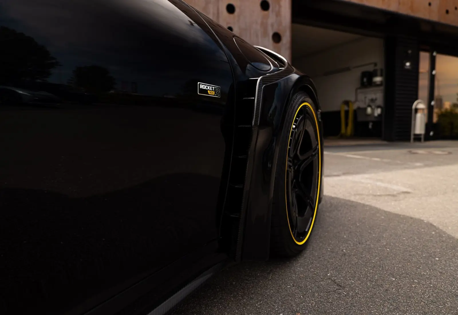 Porsche 911 BRABUS ROCKET R * 1 OF 25 * 900HP * CARBON * LIFT *  - 174537
