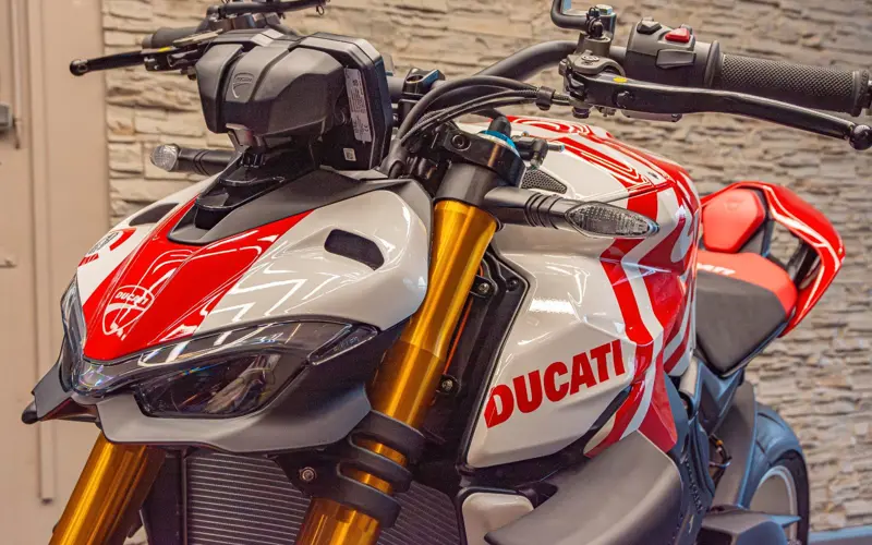 Ducati Streetfighter V4 Supreme. * 1 OF 250 LIMITED ED - 102813