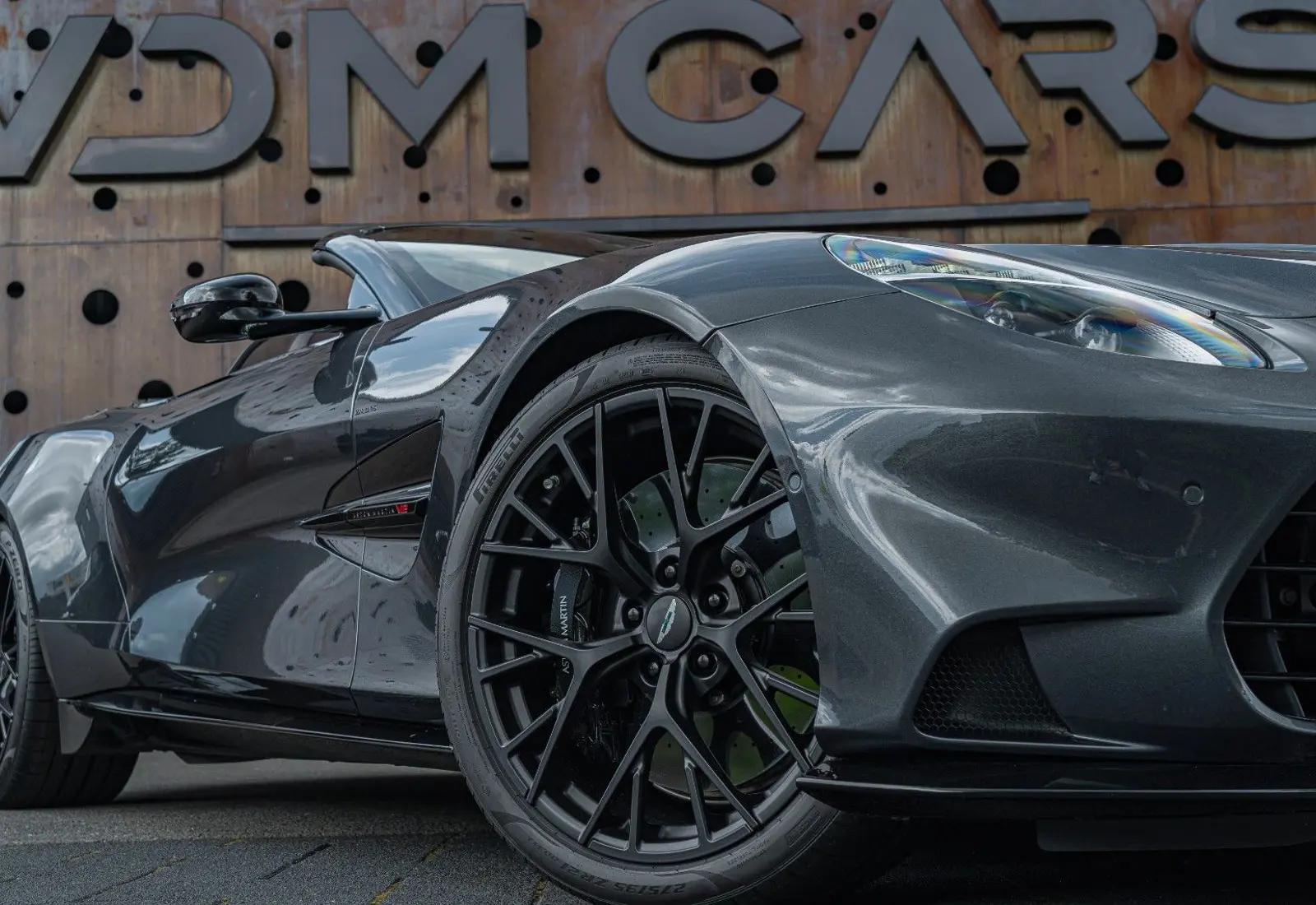 Aston Martin Vanquish Volante * Titanium * Seats * B&amp;W * BlackPack *  - 174100