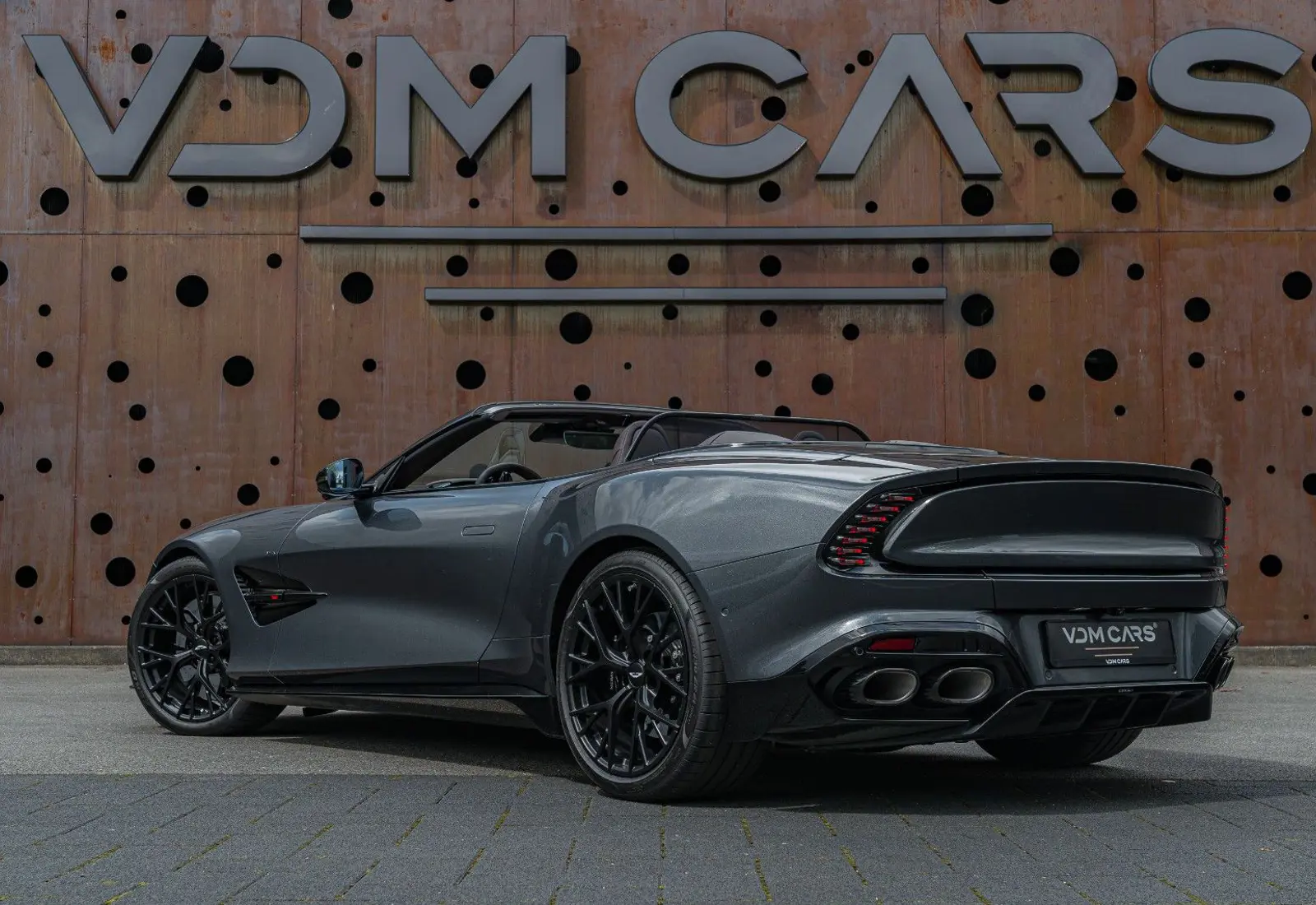 Aston Martin Vanquish Volante * Titanium * Seats * B&amp;W * BlackPack *  - 174095