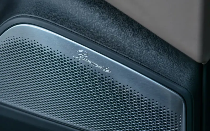 Porsche Macan Turbo Electric * INNO * P.DISPLAY * H.LENK * PANO - 115082