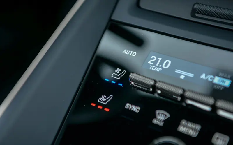 Porsche Macan Turbo Electric * INNO * P.DISPLAY * H.LENK * PANO - 115086