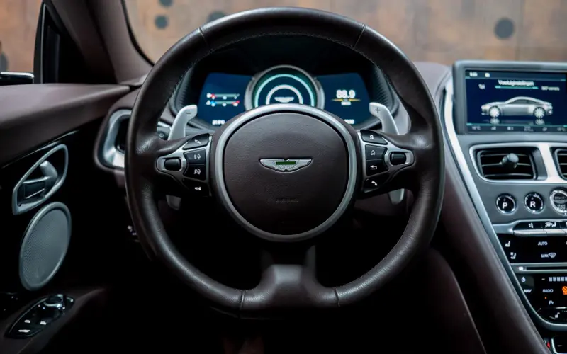 Aston Martin DB11 4.0 V8 * 9.564 km * INSPEKTION NEU * B&amp;O * 360 *  - 147423