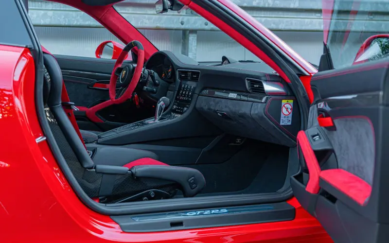 Porsche 911 GT2 RS * WEISSACH * 1.HAND * NUR 732KM * CLUBSPORT - 135742