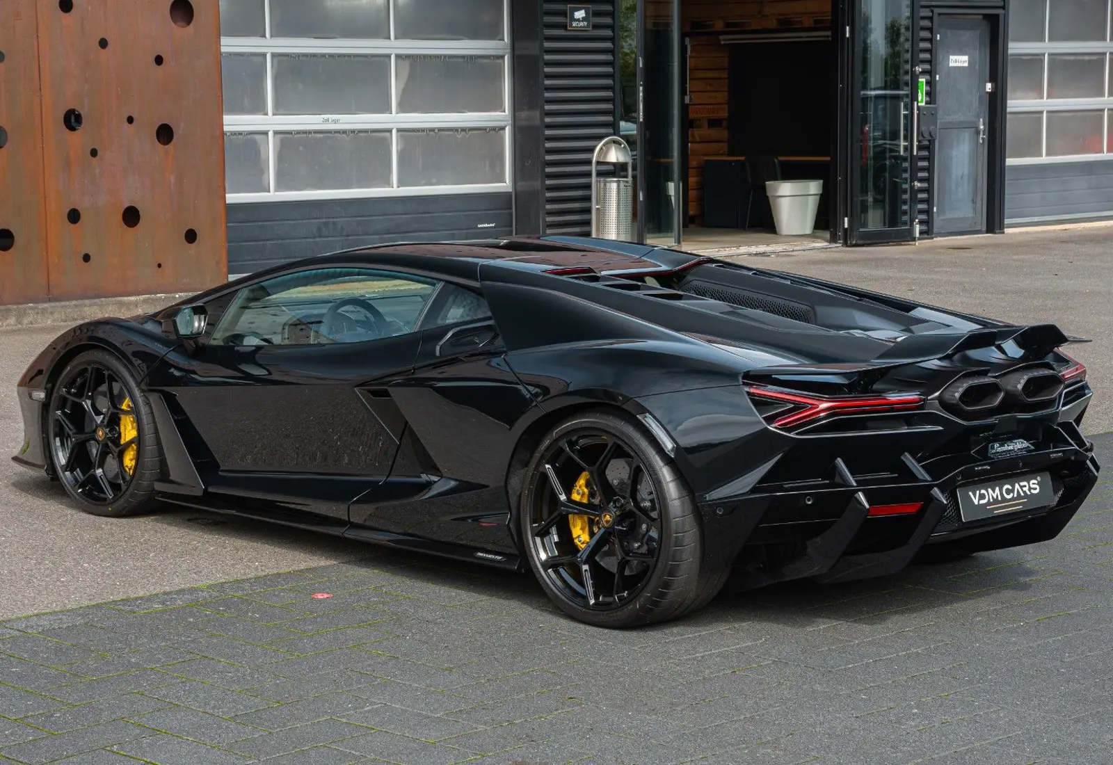 Lamborghini Revuelto 6.5 V12 * NEW CAR * AVAILABLE * BI COLOR - 131962