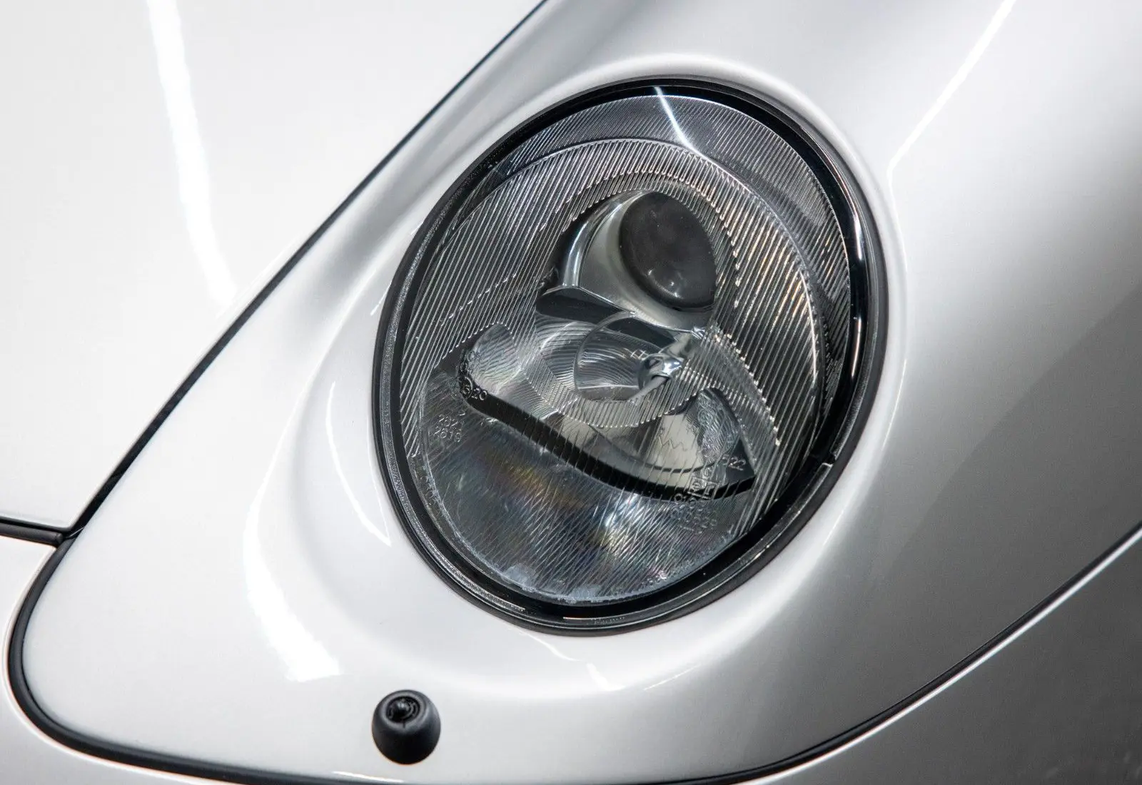 Porsche 993 Carrera 4S Coupé * Schaltgetriebe * Dach *  - 128071