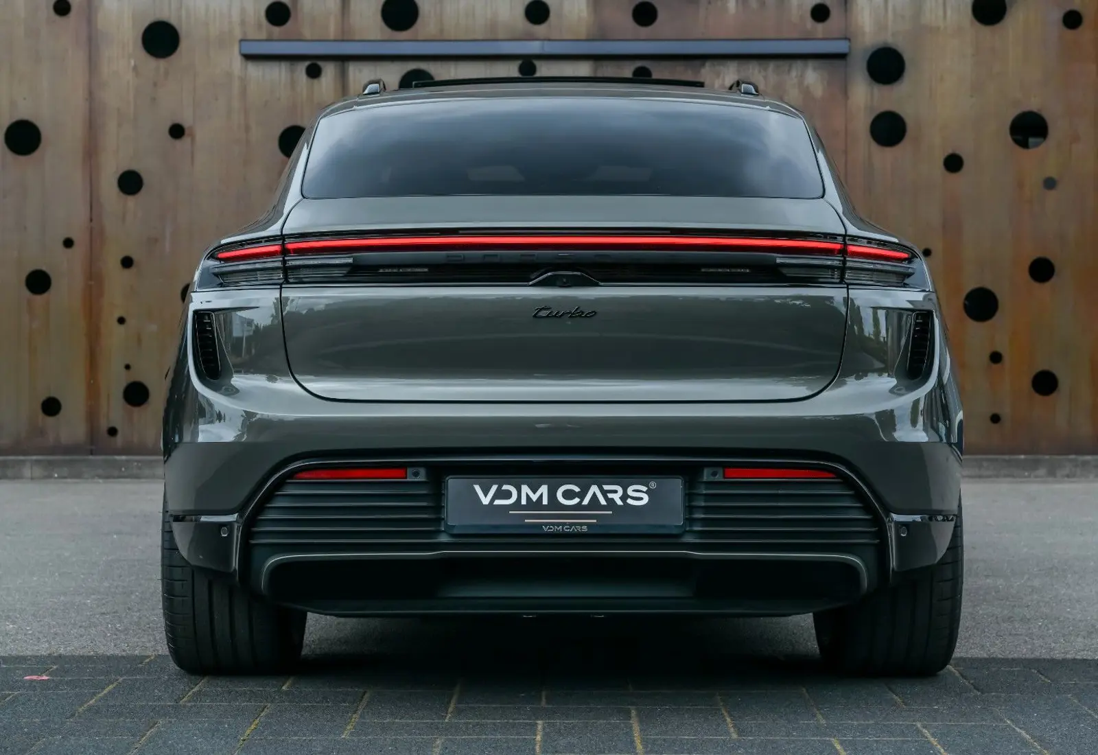 Porsche Macan Turbo Electric * INNO * P.DISPLAY * H.LENK * PANO - 115066