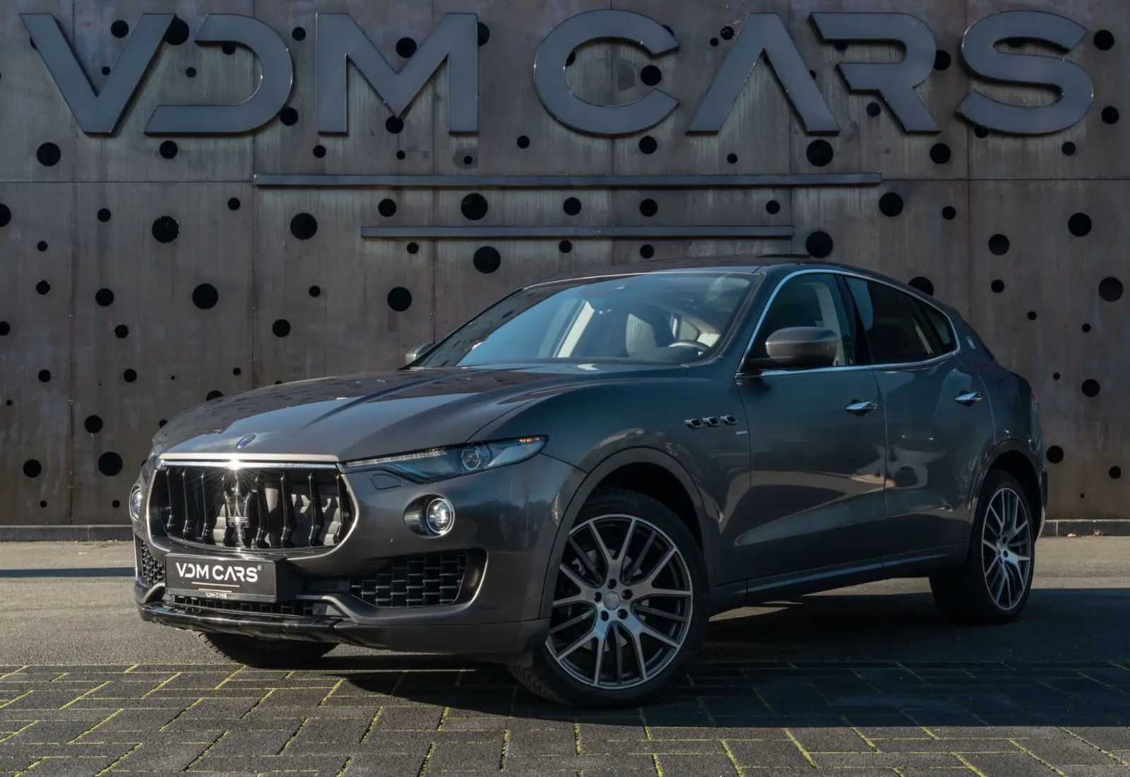 Maserati Levante Diesel * 1. HAND * SERVICE NEU * PANO * ACC * 360 - 122361