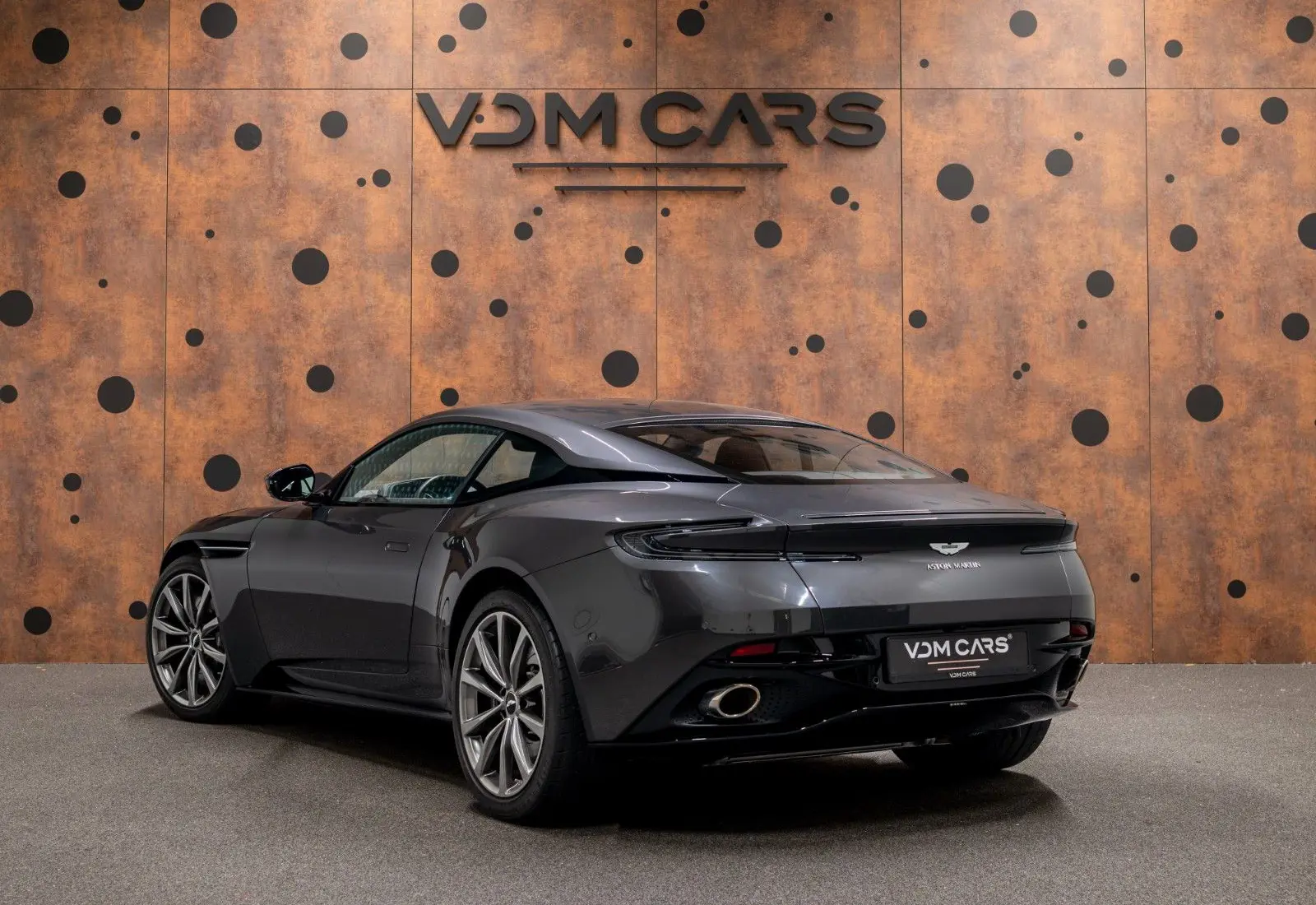 Aston Martin DB11 4.0 V8 * 9.564 km * INSPEKTION NEU * B&amp;O * 360 *  - 147397