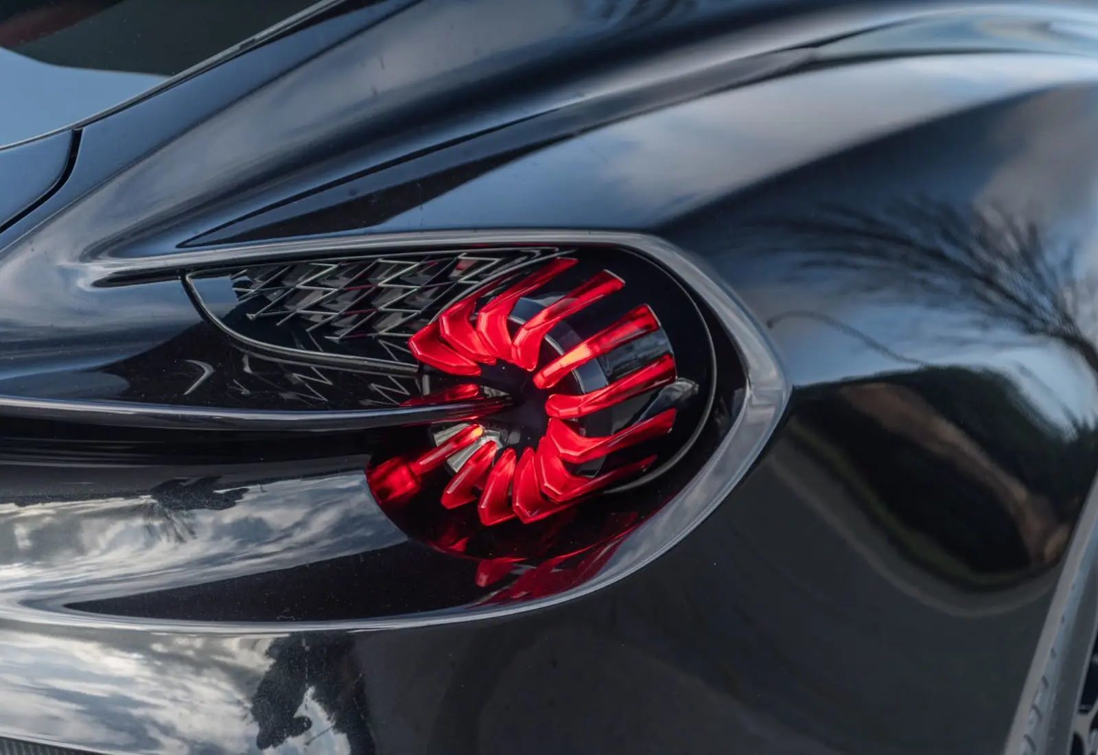 Aston Martin Vanquish Zagato Shooting Brake NEW SERVICE ! NEW - 124978