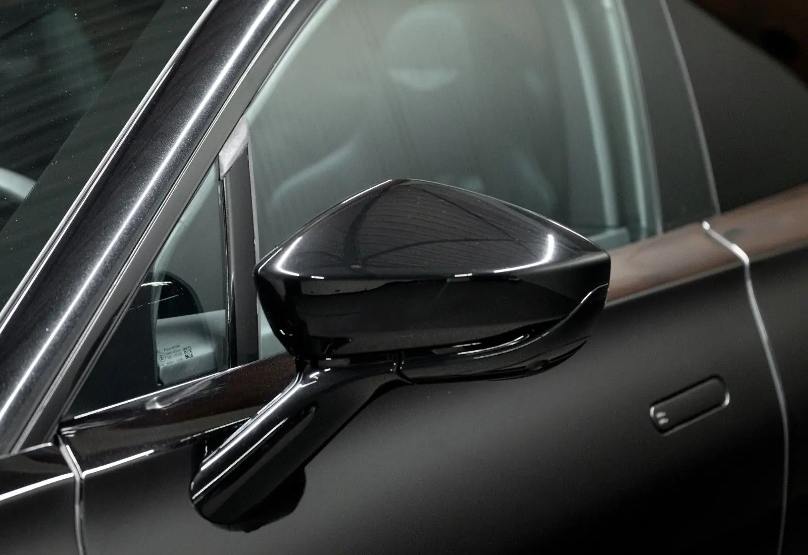 Aston Martin DBX 707 * Carbon * Sitzbelüftung * ACC * 360 * DesignPack - 151025