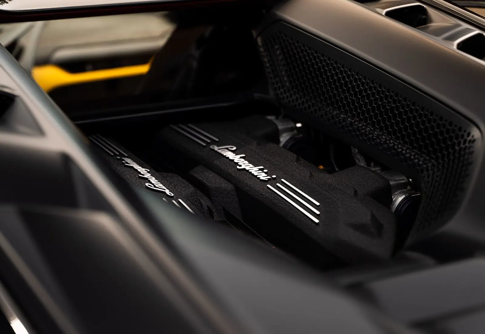 Lamborghini Revuelto 6.5 V12 * NEW CAR * AVAILABLE * BI COLOR - 168823