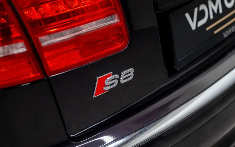 Audi S8 5.2 quattro * MASSAGE * LUFTFEDERUNG * CARBON *  - 152822