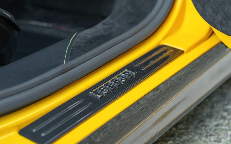Ferrari SF90 Stradale * WARRANTY * GIALLOTRIPLO * CARBON * TAILO - 138951