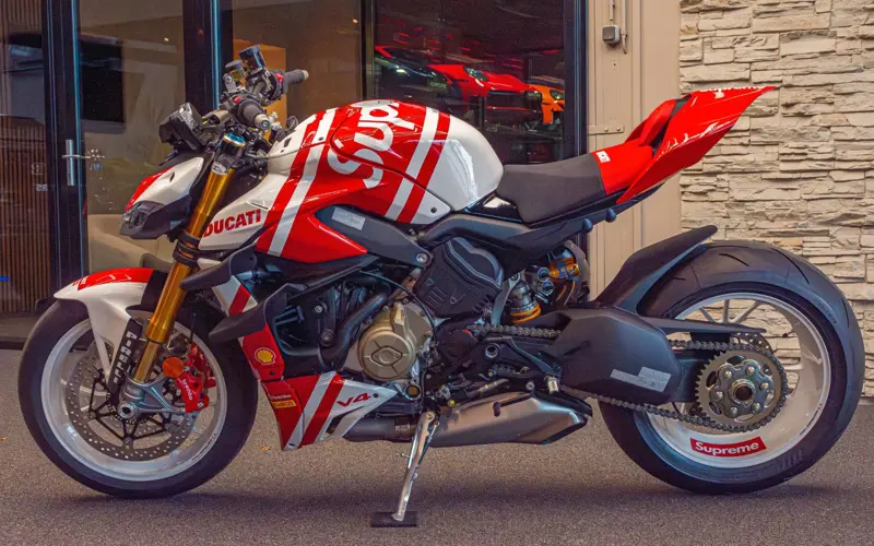 Ducati Streetfighter V4 Supreme. * 1 OF 250 LIMITED ED - 102807