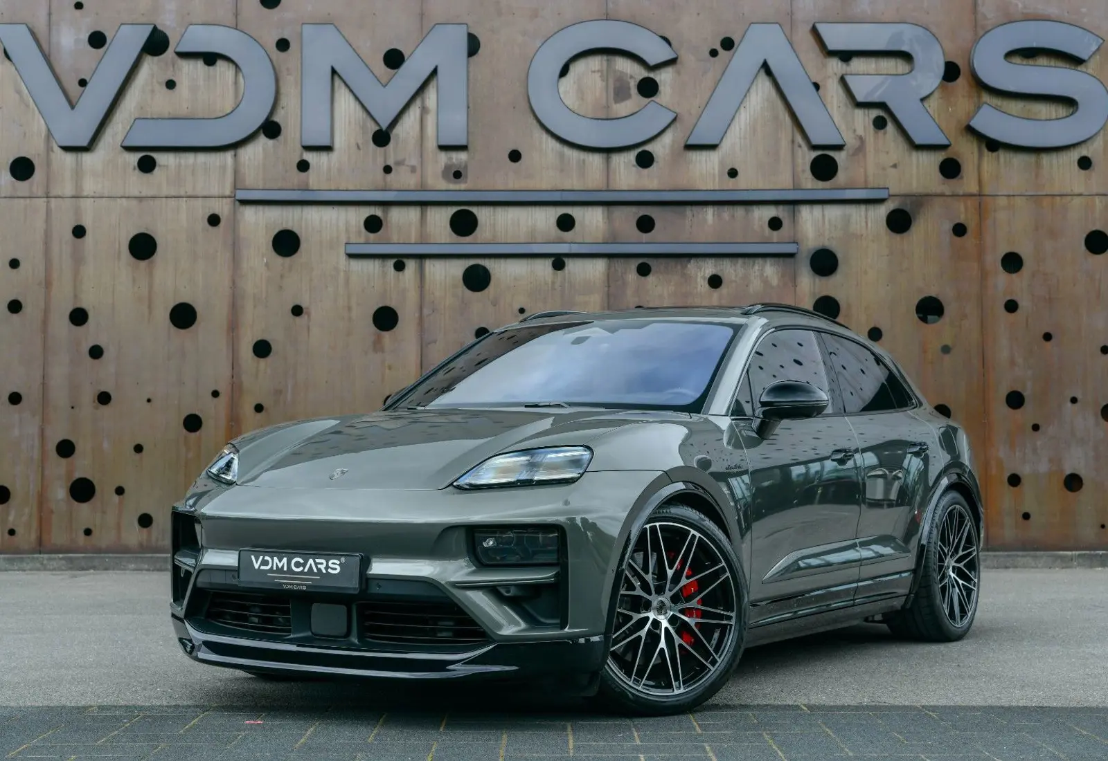 Porsche Macan Turbo Electric * INNO * P.DISPLAY * H.LENK * PANO - 115062