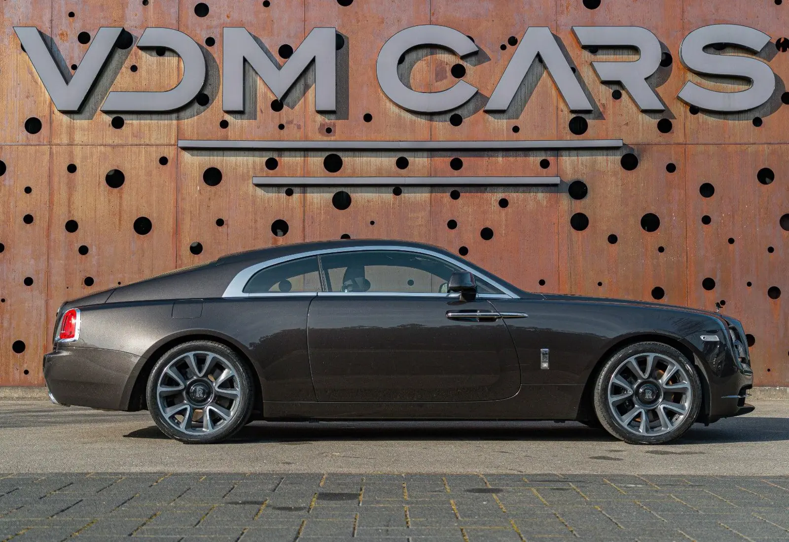 Rolls-Royce Wraith 6.6 V12 * MASSAGE * BESPOKE * DRIVE ASSIST+ *  - 134274