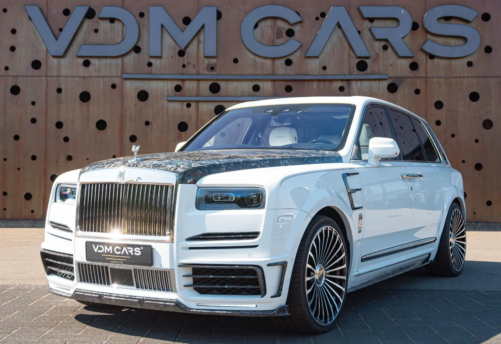 Rolls-Royce Cullinan MANSORY * FORGED CARBON * ONLY 7600 KM *  - 139099
