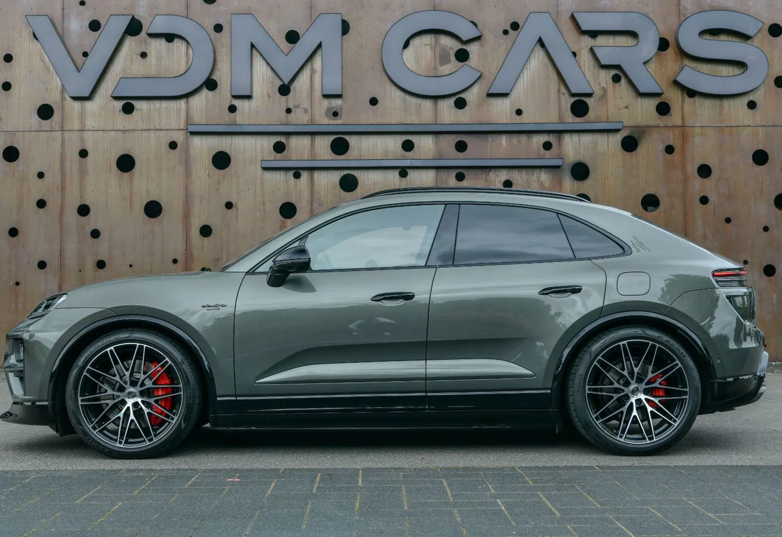 Porsche Macan Turbo Electric * INNO * P.DISPLAY * H.LENK * PANO - 115069