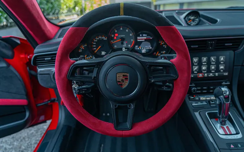 Porsche 911 GT2 RS * WEISSACH * 1.HAND * NUR 732KM * CLUBSPORT - 135734