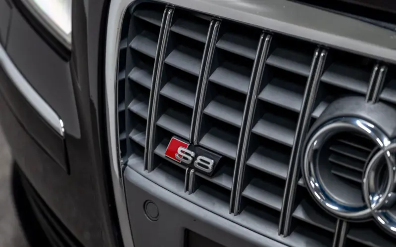 Audi S8 5.2 quattro * MASSAGE * LUFTFEDERUNG * CARBON *  - 132991