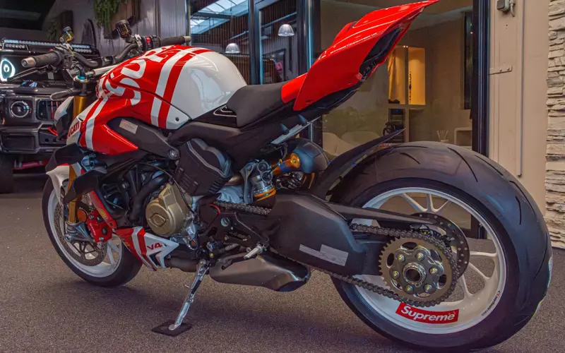 Ducati Streetfighter V4 Supreme. * 1 OF 250 LIMITED ED - 102809