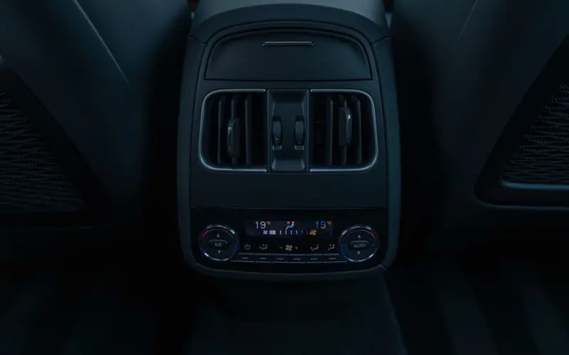 Maserati Levante Diesel * 1. HAND * SERVICE NEU * PANO * ACC * 360 - 122383