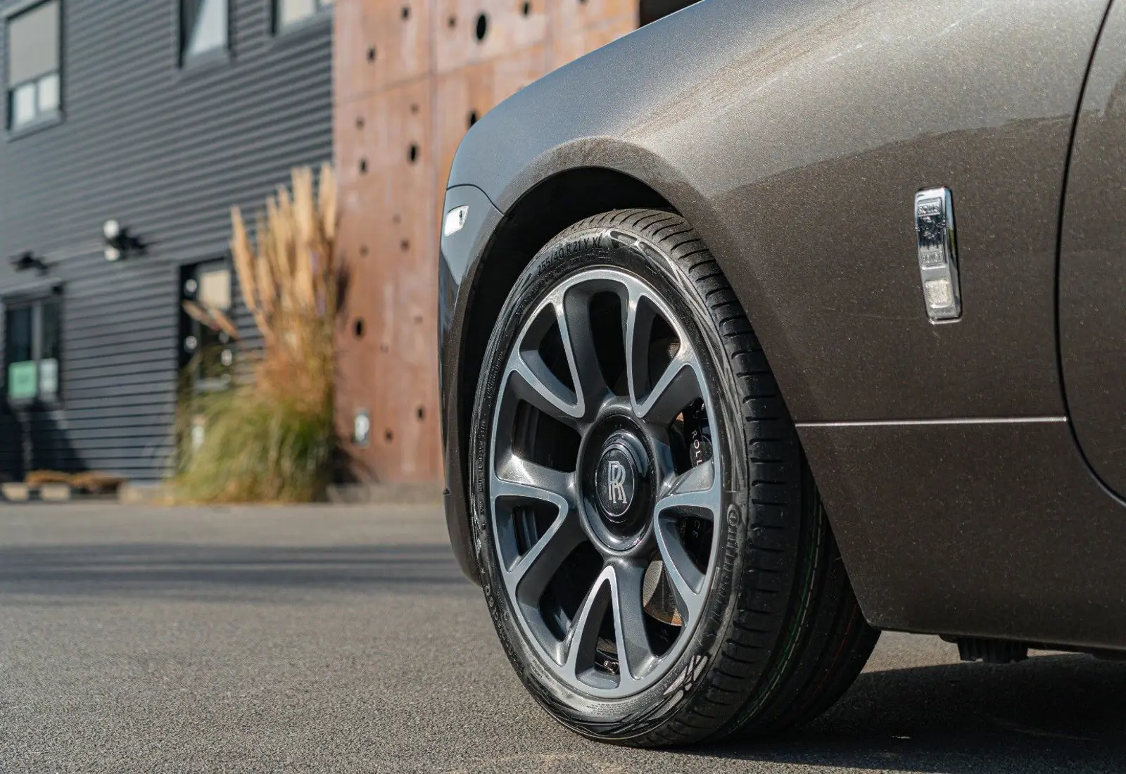 Rolls-Royce Wraith 6.6 V12 * MASSAGE * BESPOKE * DRIVE ASSIST+ *  - 134276