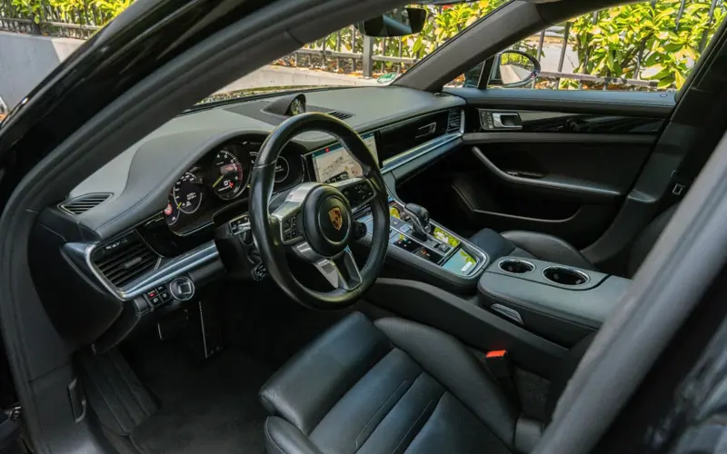 Porsche Panamera Sport Turismo 4 E-Hybrid * SPORTPAKET * CH - 150486