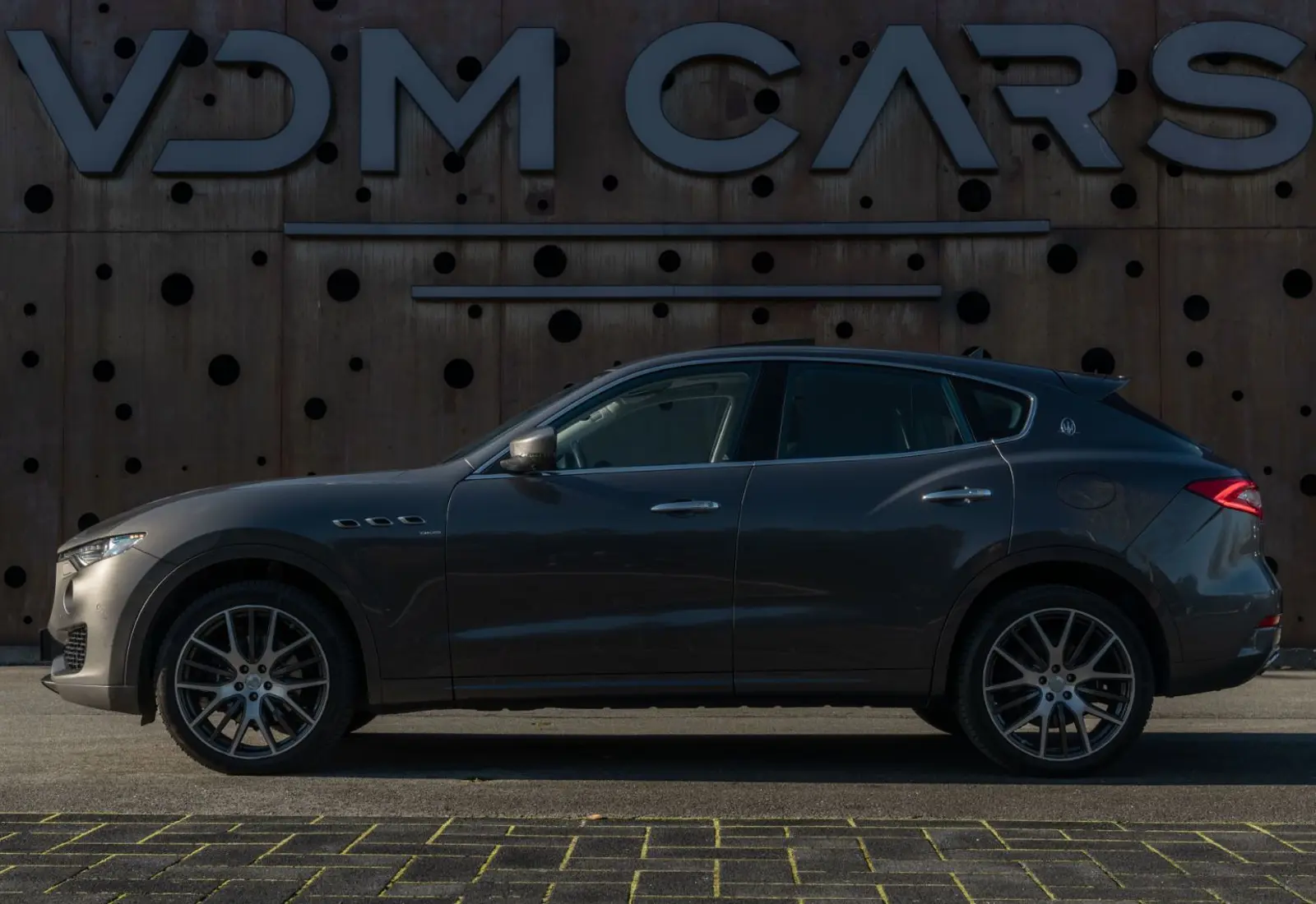 Maserati Levante Diesel * 1. HAND * SERVICE NEU * PANO * ACC * 360 - 122367