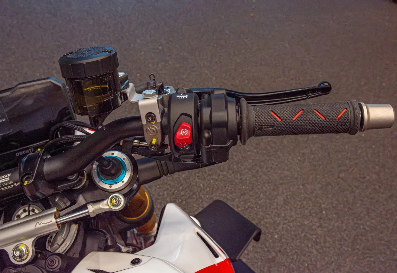 Ducati Streetfighter V4 Supreme. * 1 OF 250 LIMITED ED - 102800
