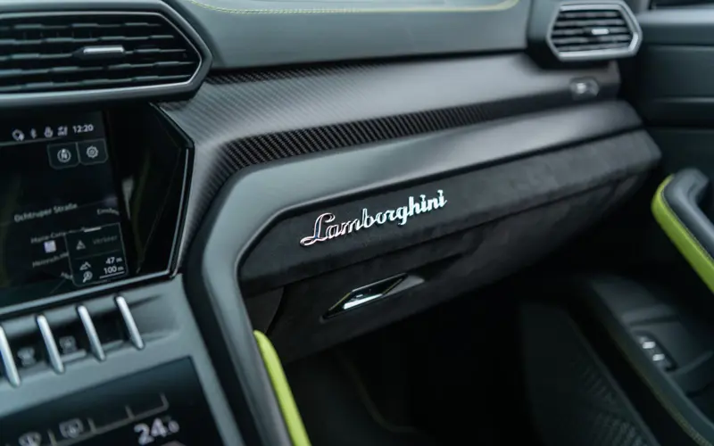 Lamborghini Urus * 4-SITZ * CARBON * ORIG. MATTLACK * GRAPHITE CAP *  - 134528