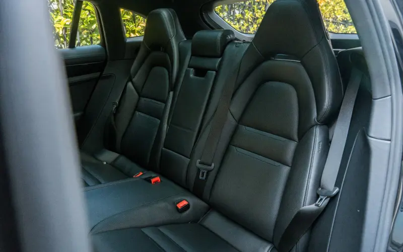 Porsche Panamera Sport Turismo 4 E-Hybrid * SPORTPAKET * CH - 150502