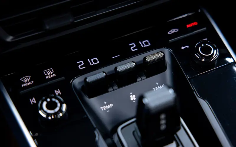 Porsche 911 Turbo S Cabriolet * LIFT * 360 * BELÜFTUNG * ACC *  - 133111