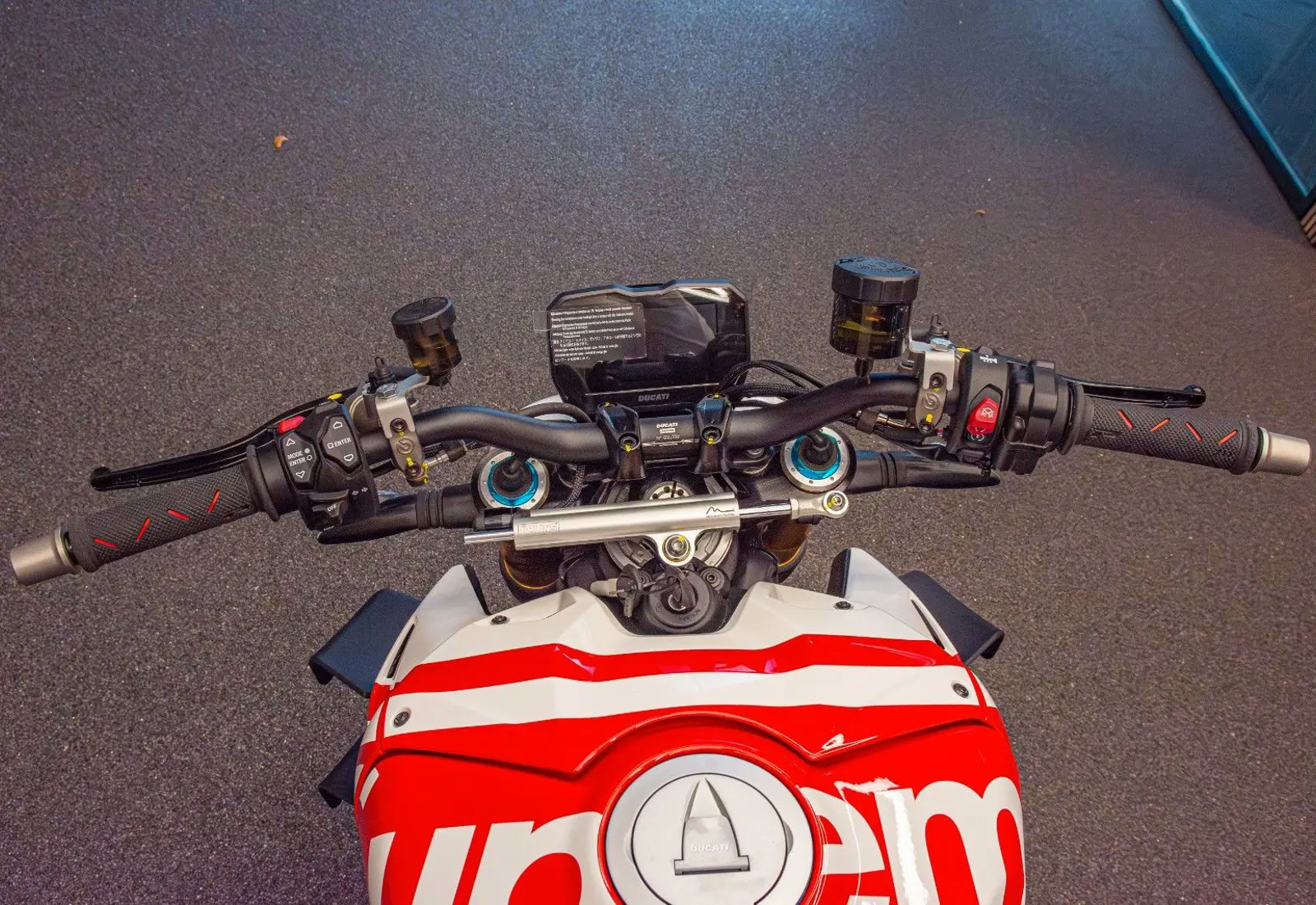 Ducati Streetfighter V4 Supreme. * 1 OF 250 LIMITED ED - 102799