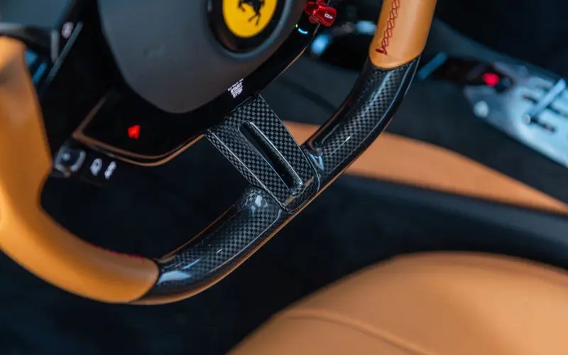 Ferrari 296 GTB * 1.HAND * CARBON * CARBON FELGEN * LIFT *  - 134431