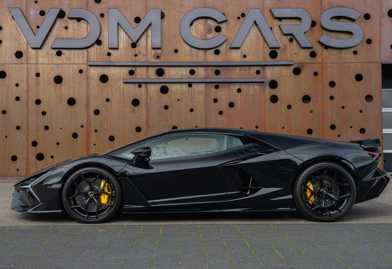 Lamborghini Revuelto 6.5 V12 * NEW CAR * AVAILABLE * BI COLOR - 131967