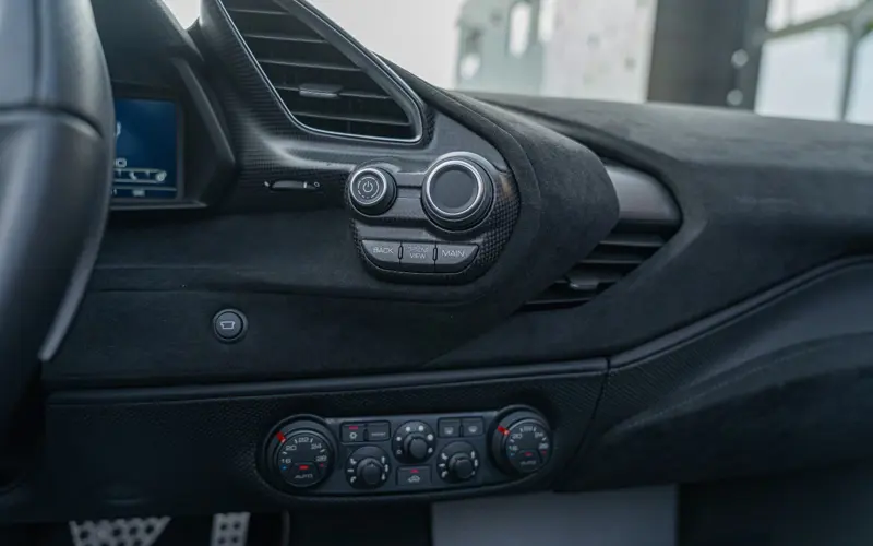 Ferrari 488 Pista Spider * CARBON 12X * 635KM * NEW SERVICE *  - 132809