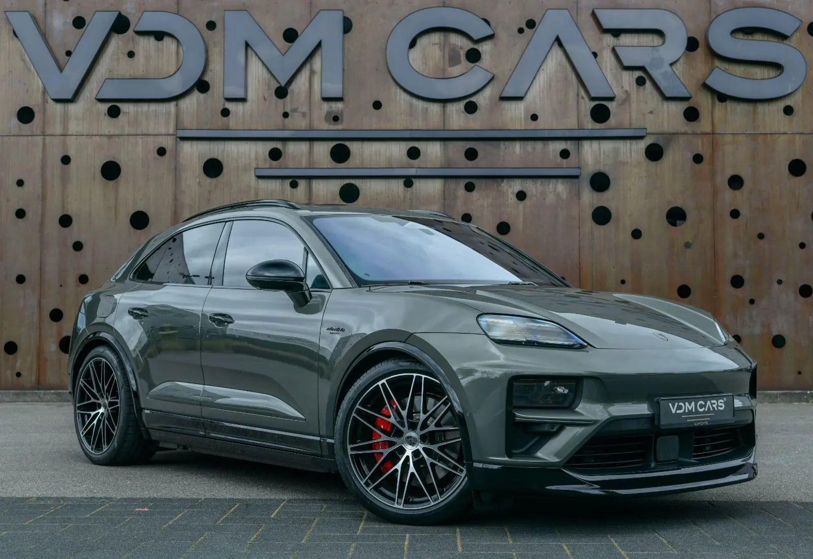 Porsche Macan Turbo Electric * INNO * P.DISPLAY * H.LENK * PANO - 115064