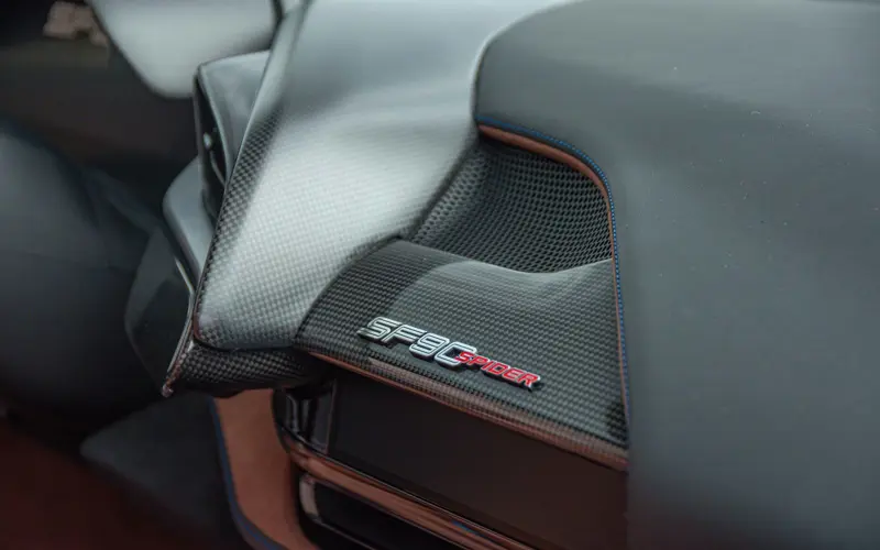 Ferrari SF90 Spider * CARBON(12x) * CARPLAY * LIFT * TWO-TONE *  - 111471