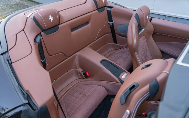 Ferrari Roma Spider * SPECIAL COLOR * VENT * VOLL * LP €345.000 - 144377