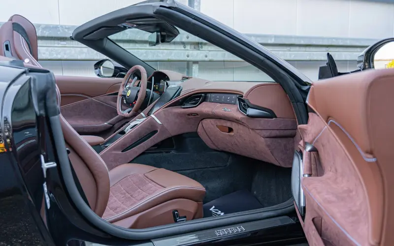 Ferrari Roma Spider * SPECIAL COLOR * VENT * VOLL * LP €345.000 - 144372