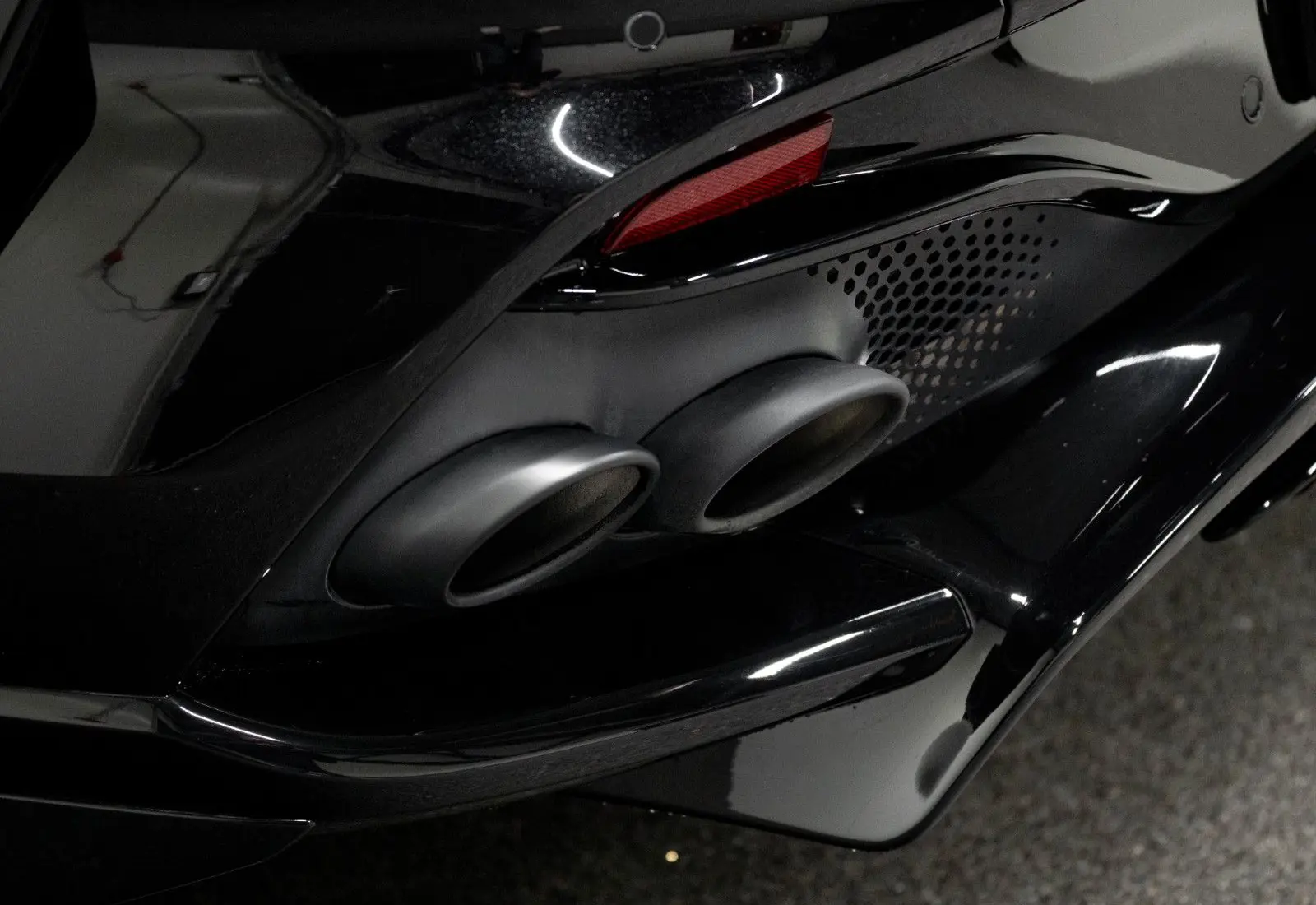 Aston Martin DBX 707 * Carbon * Sitzbelüftung * ACC * 360 * DesignPack - 151027