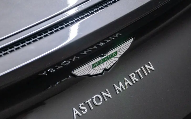 Aston Martin DB11 4.0 V8 * 9.564 km * INSPEKTION NEU * B&amp;O * 360 *  - 147436