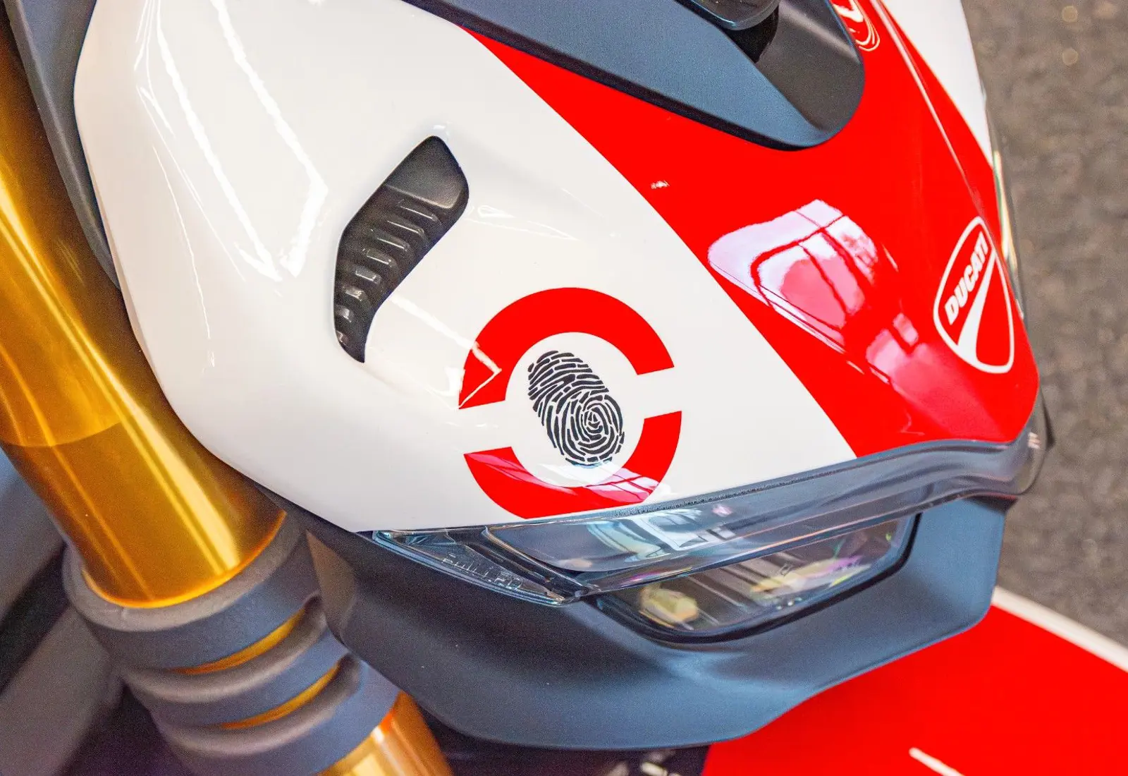 Ducati Streetfighter V4 Supreme. * 1 OF 250 LIMITED ED - 102806