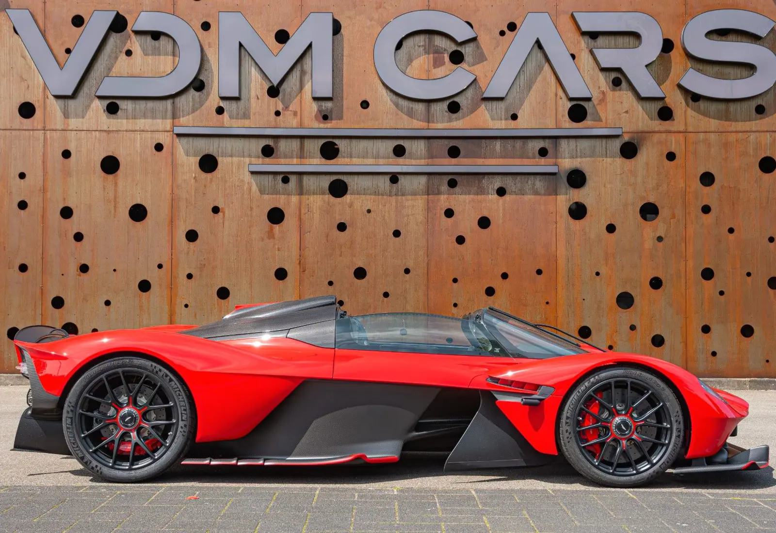 Aston Martin Valkyrie SPIDER * Q-COMMISSION * COLLECTOR PLAN *  - 126143