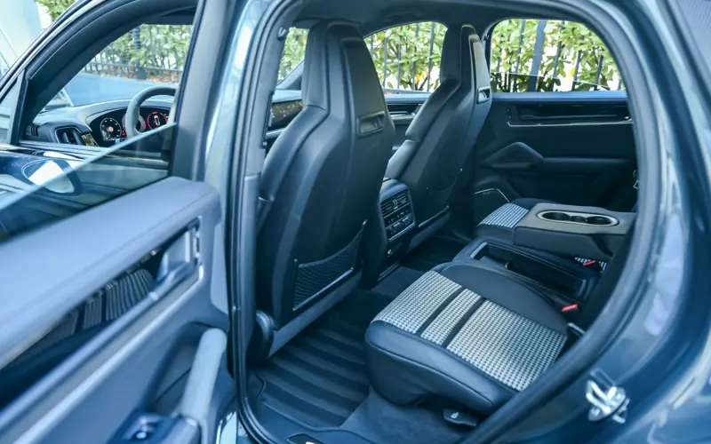 Porsche Cayenne Coupe Turbo E-Hybrid * PTS * GT PACKAGE *  - 115737