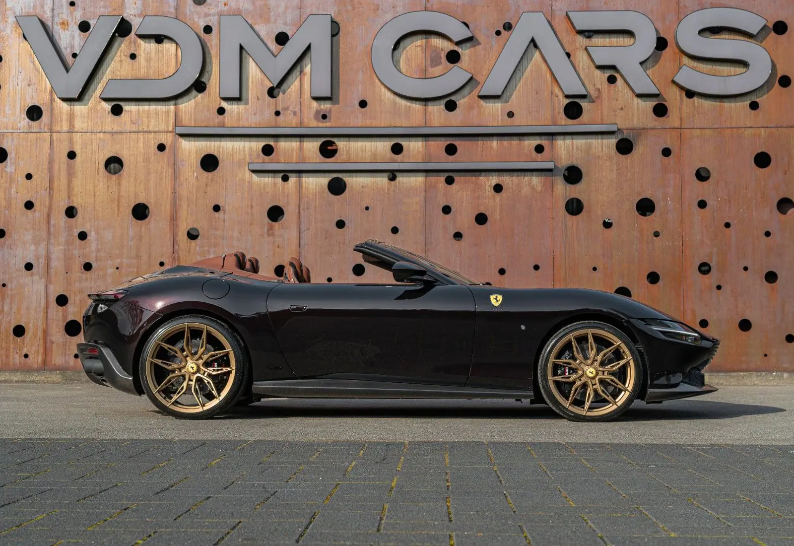 Ferrari Roma Spider * SPECIAL COLOR * ADAS * VENT * 360 * VOLL *  - 136021