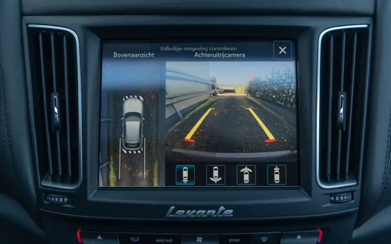 Maserati Levante Diesel * 1. HAND * SERVICE NEU * PANO * ACC * 360 - 122391